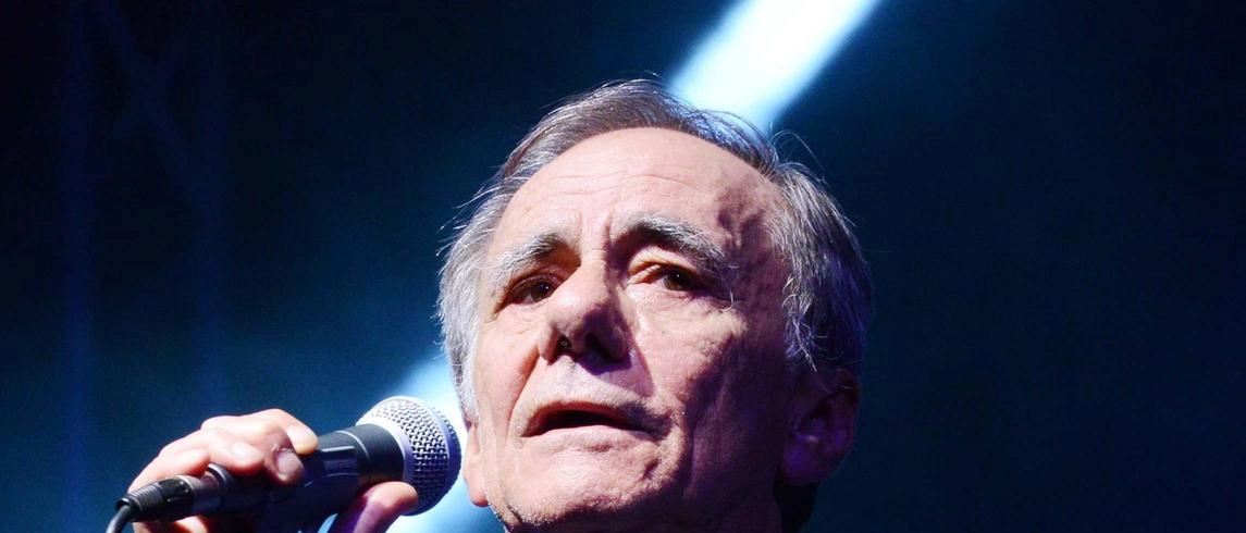 Roberto Vecchioni, tra silenzio e tuono: il concerto