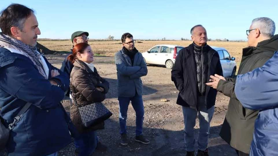 La sindaca Barsotti e l’assessore Navari insieme al neo presidente della Bonifica La sindaca Barsotti e l’assessore Navari insieme al neo presidente della Bonifica
