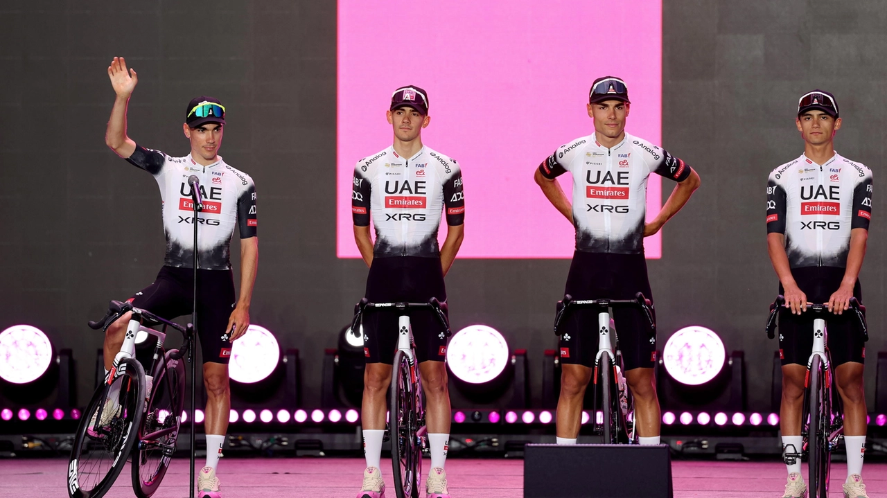 Giro d'Italia 2025, il diktat dell'UAE Team Emirates-XRG: "Ayuso capitano, ma... "