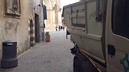 Doppio ritiro alle 7.30 e alle 9.30, unica deroga per i ristoratori. "L’obiettivo è un maggiore decoro" Doppio ritiro alle 7.30 e alle 9.30, unica deroga per i ristoratori. "L’obiettivo è un maggiore decoro"