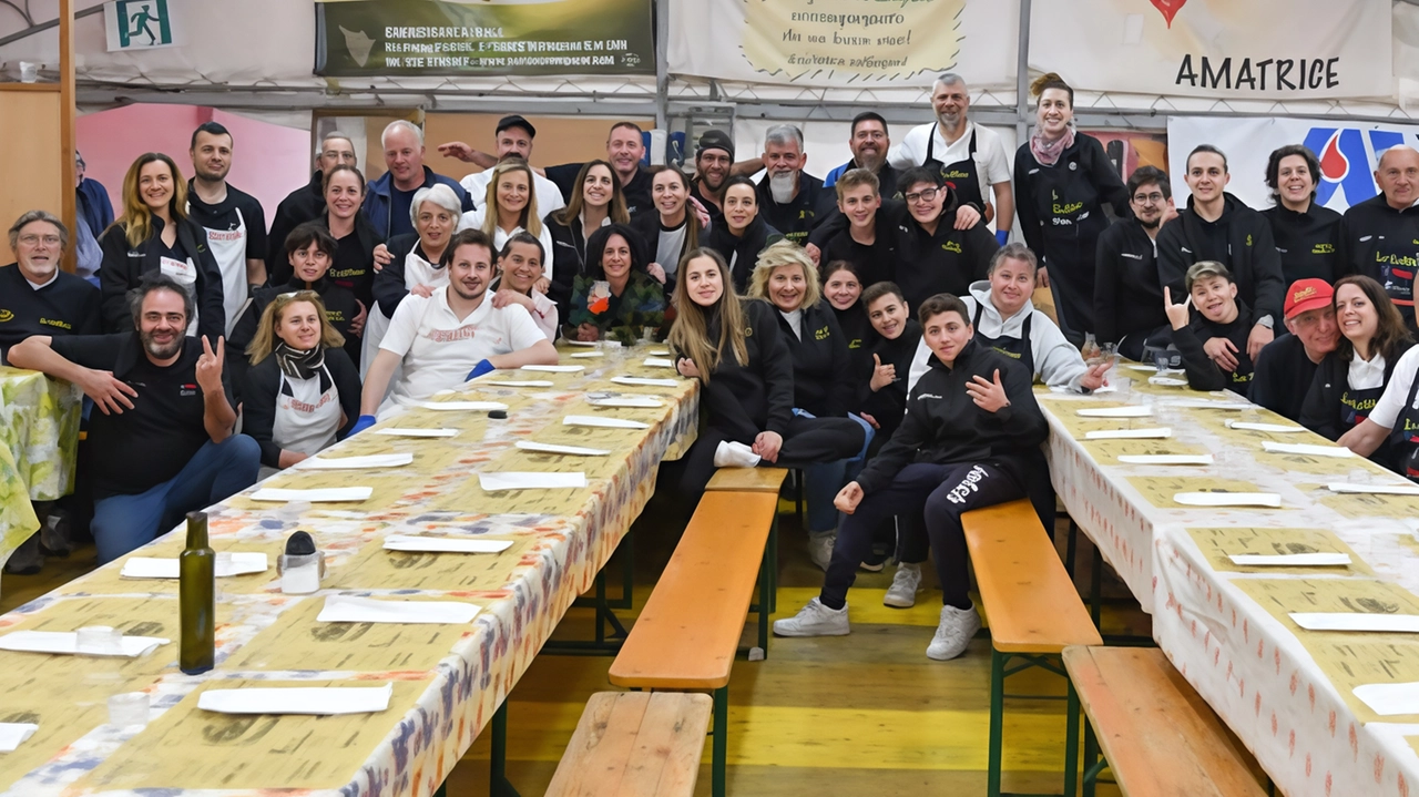 Ultimo giorno per la festa organizzata nella frazione della Penna che richiama tantissime persone. Ultimo giorno per la festa organizzata nella frazione della Penna che richiama tantissime persone.