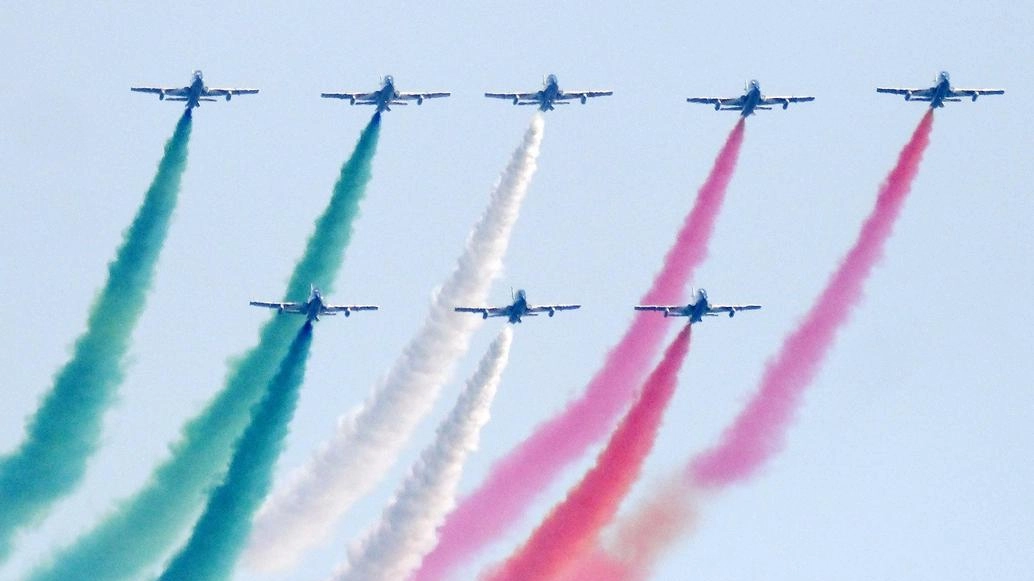 L’esibizione delle Frecce Tricolore avvenuta sui cieli del golfo spezzino lo scorso 9 agosto. Rete Ambiente ha scritto alle autorità L’esibizione delle Frecce Tricolore avvenuta sui cieli del golfo spezzino lo scorso 9 agosto. Rete Ambiente ha scritto alle autorità