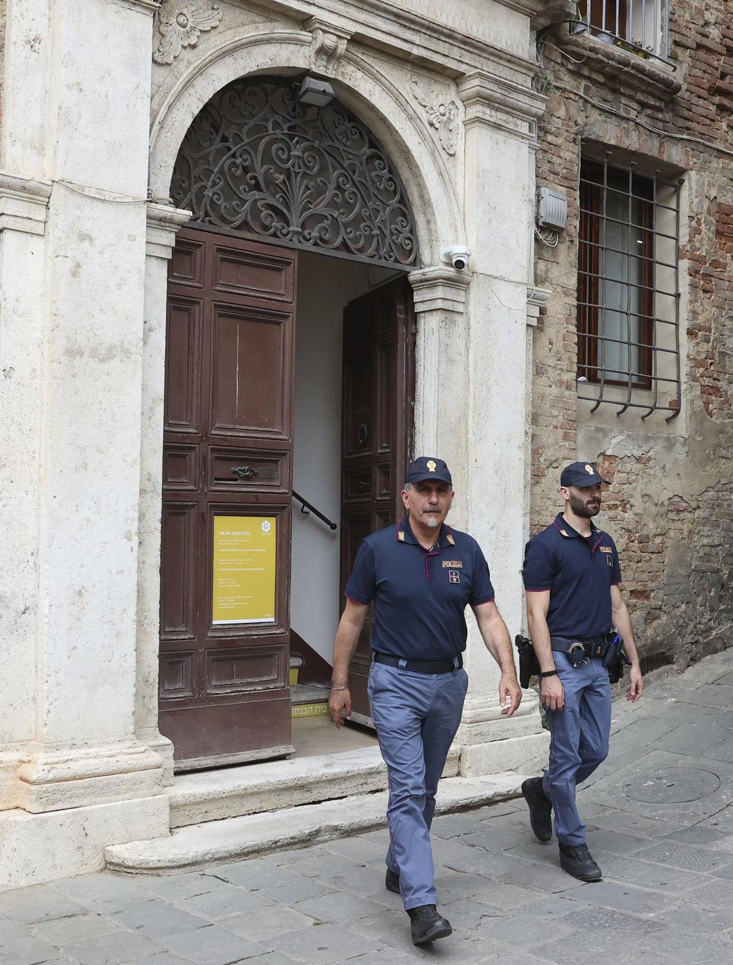 Luoghi di culto ebraici. Sicurezza rafforzata dopo il lancio di missili. Fink: "Momento delicato" Luoghi di culto ebraici. Sicurezza rafforzata dopo il lancio di missili. Fink: "Momento delicato"