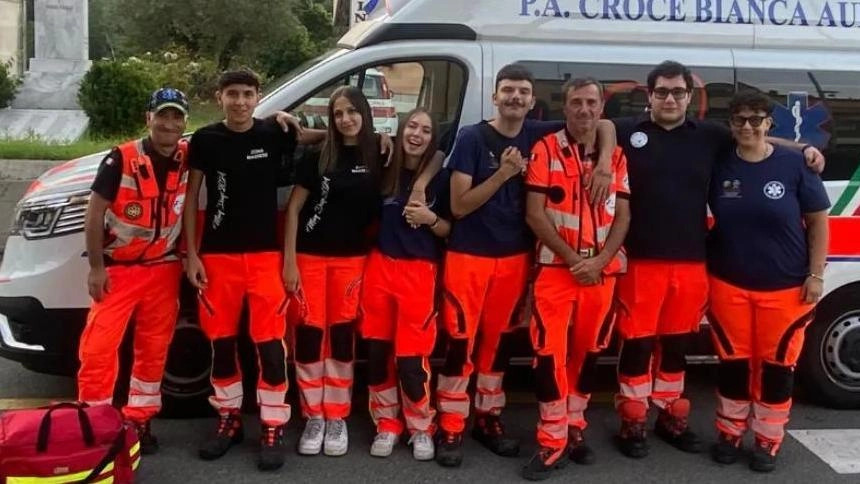 A Roma è iniziato il servizio di assistenza per il Giubileo dei Giovani. Squadre di volontari e volontarie a piedi... A Roma è iniziato il servizio di assistenza per il Giubileo dei Giovani. Squadre di volontari e volontarie a piedi...