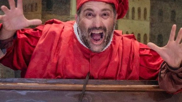 «Le Stanze dell’Opera» sbarca a Talla Mario Cassi mattatore in piazza Landi stasera alle ore 21,15 con il baritono di fama internazionale «Le Stanze dell’Opera» sbarca a Talla Mario Cassi mattatore in piazza Landi stasera alle ore 21,15 con il baritono di fama internazionale