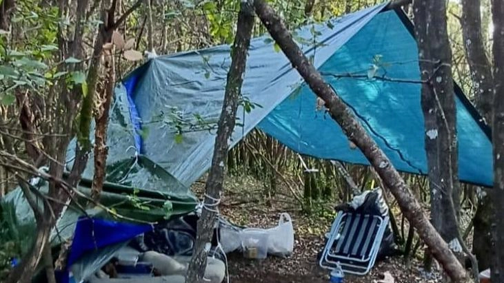 Operazione della Squadra Mobile nei boschi. Tre spacciatori in fuga Operazione della Squadra Mobile nei boschi. Tre spacciatori in fuga