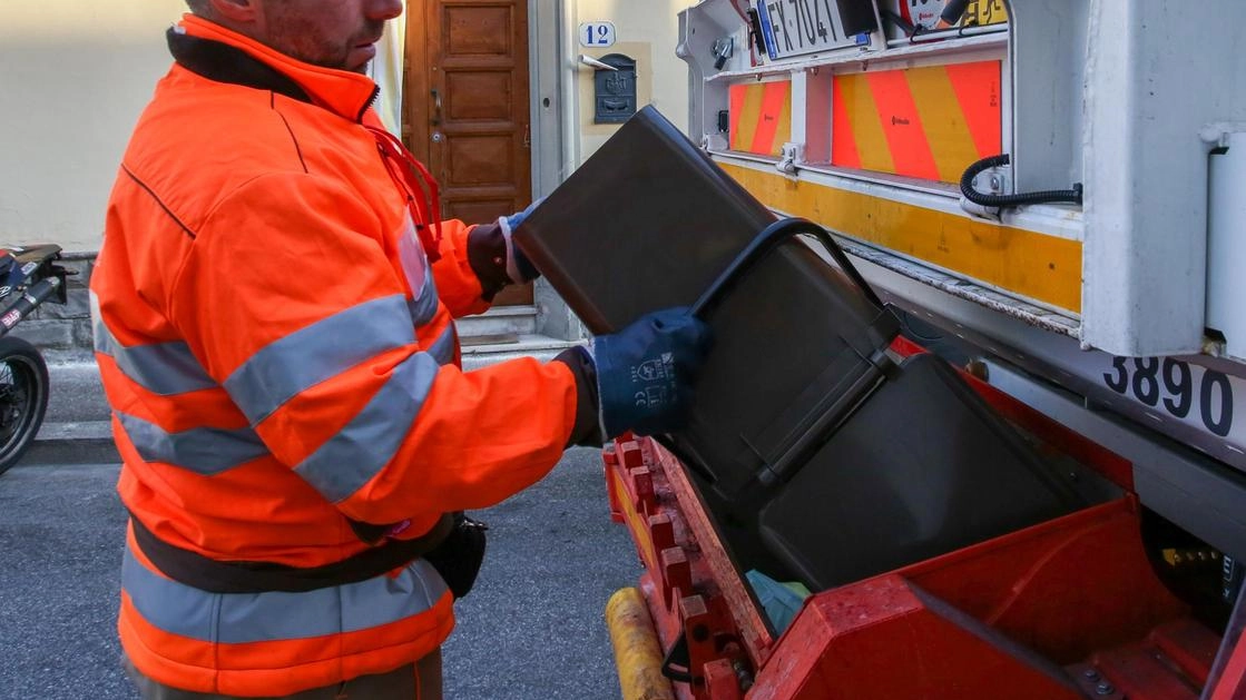 Alia spiega che l’esclusione dalla tariffa prevede la mancanza di arredi e di tutti i servizi di rete: luce, acqua e gas Alia spiega che l’esclusione dalla tariffa prevede la mancanza di arredi e di tutti i servizi di rete: luce, acqua e gas