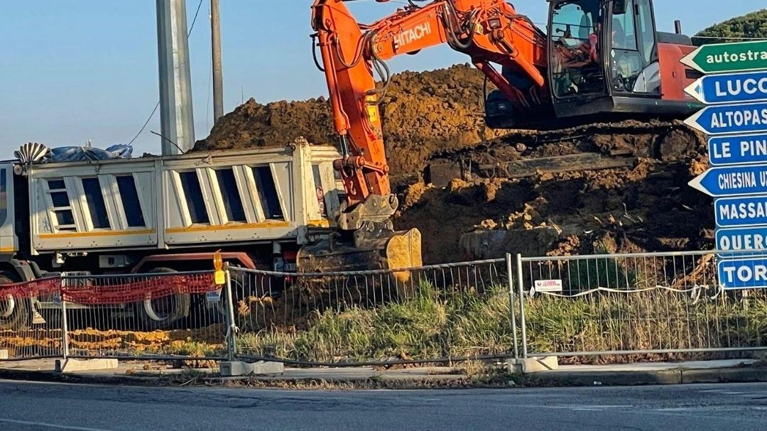 Sono ripartiti i lavori per la realizzazione della nuova rotatoria di Vedute, a cura della Città Metropolitana di Firenze. L’intervento, atteso da tempo e dal costo totale di 700mila euro, permetterà di eliminare il pericoloso incrocio Sono ripartiti i lavori per la realizzazione della nuova rotatoria di Vedute, a cura della Città Metropolitana di Firenze. L’intervento, atteso da tempo e dal costo totale di 700mila euro, permetterà di eliminare il pericoloso incrocio