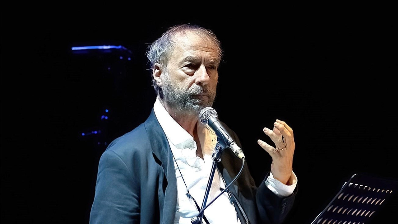 David Riondino protagonista de ’Il Mediterraneo dei mercanti’ per Portus Lunae David Riondino protagonista de ’Il Mediterraneo dei mercanti’ per Portus Lunae
