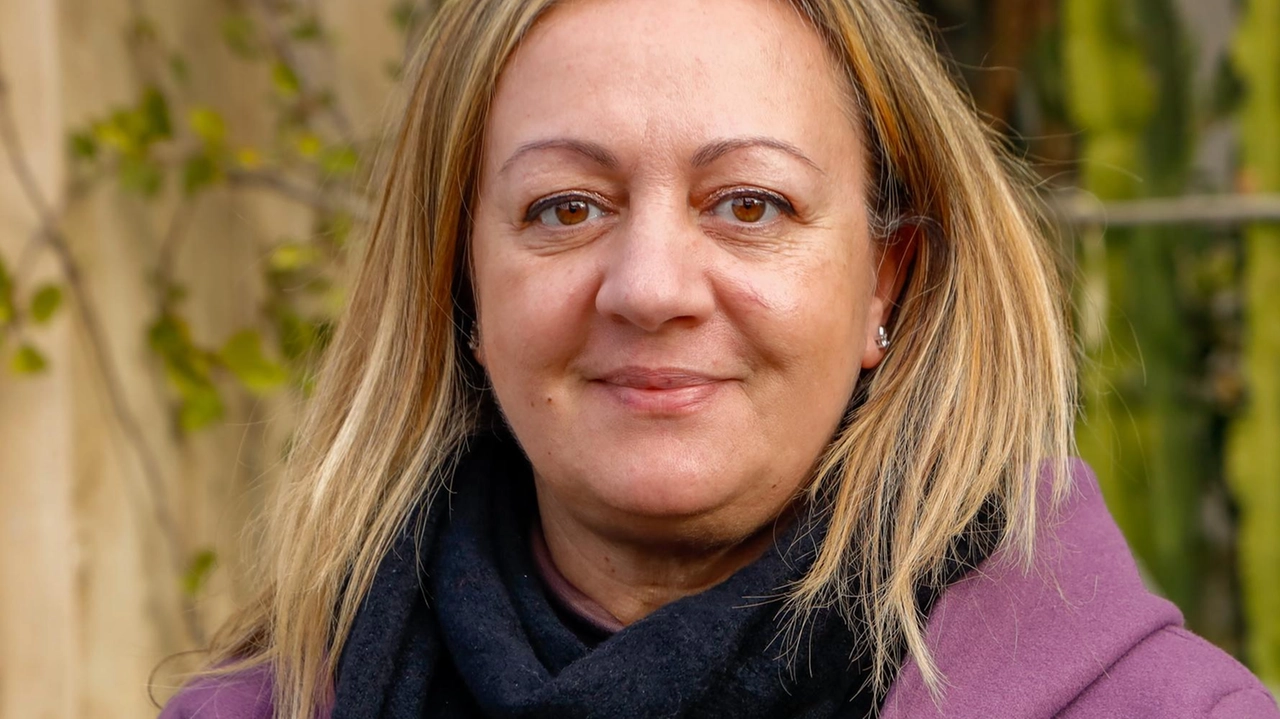 Due giorni di colloqui per l’assunzione di personale per il nuovo Iper Tosano nato al posto del Carrefour. Le storie dei partecipanti: chi vuole cambiare lavoro, chi cerca il primo impiego o chi vuole arrotondare . . Due giorni di colloqui per l’assunzione di personale per il nuovo Iper Tosano nato al posto del Carrefour. Le storie dei partecipanti: chi vuole cambiare lavoro, chi cerca il primo impiego o chi vuole arrotondare . .