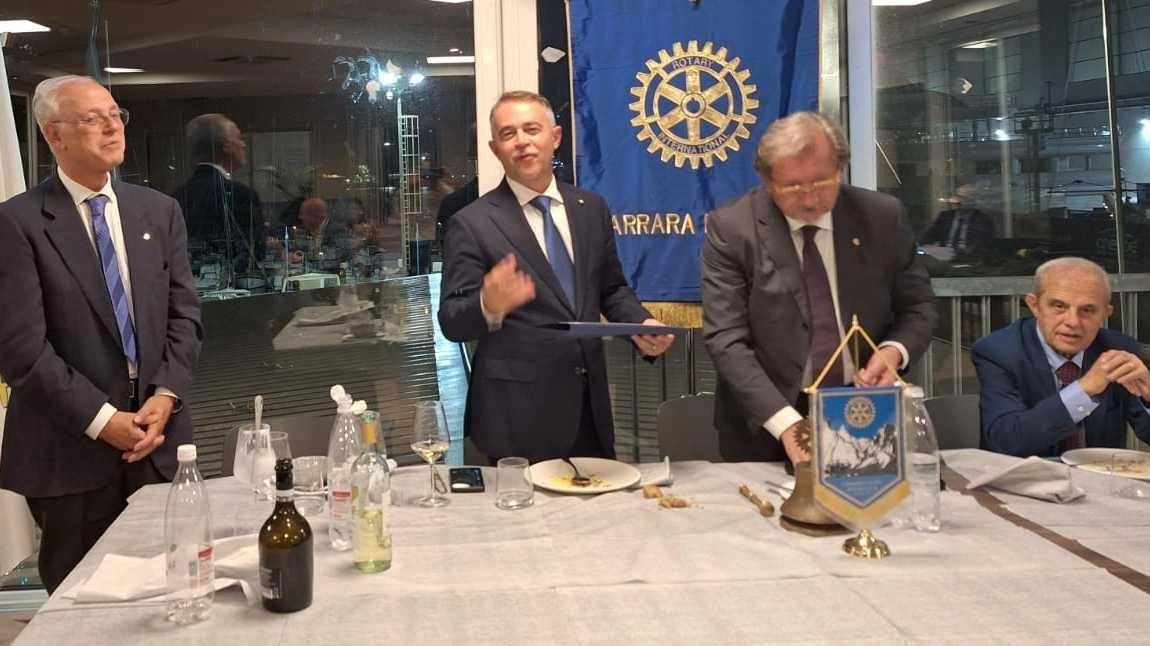 La presentazione del generale Massimo Panizzi al Rotary Carrara e Massa La presentazione del generale Massimo Panizzi al Rotary Carrara e Massa