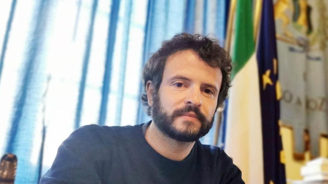 https://www.lanazione.it/image-service/view/acePublic/alias/contentid/MzVhYzA1MjktYTVjMS00/0/dal-consiglio-comunale-arriva-il-via-libera-al-nuovo-piano-operativo.jpeg?f=16:9&w=1200&h=630