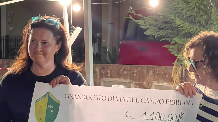 Prendi una via, apparecchia in strada con tavolini e panche e fai accomodare tutti i residenti, la voglia di stare... Prendi una via, apparecchia in strada con tavolini e panche e fai accomodare tutti i residenti, la voglia di stare...