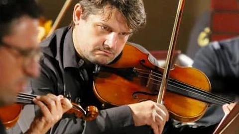 Il violonista Damiano Tognetti. , con lui i solisti Romoli,. Lombardo e. Vezzani Il violonista Damiano Tognetti. , con lui i solisti Romoli,. Lombardo e. Vezzani