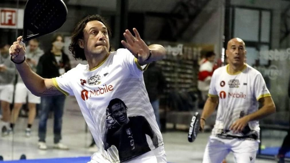 Luca Toni e Borja Valero protagonisti al ’Grand Slam Padel Show’ Luca Toni e Borja Valero protagonisti al ’Grand Slam Padel Show’