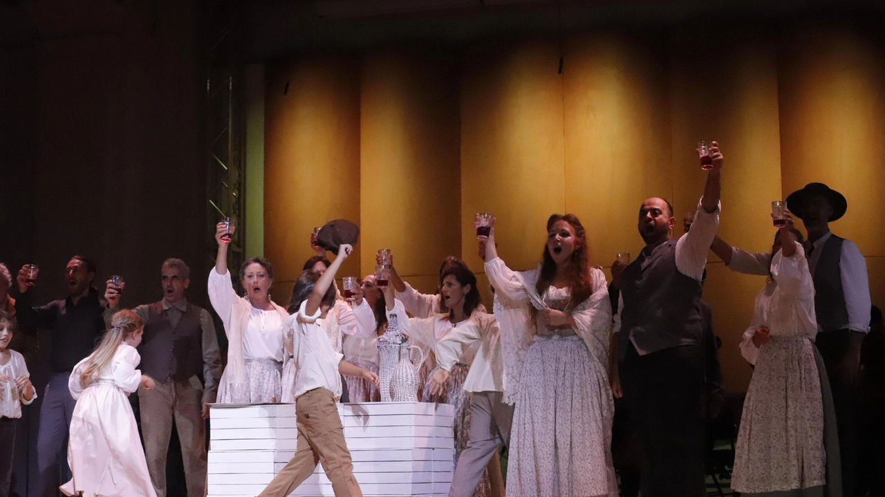 Successo di pubblico per la prima di "Cavalleria Rusticana" a Lucca, elogiati protagonisti e regia innovativa. Prossime repliche il 14 e 25 settembre. Informazioni su biglietti su www.musica-infinita.it. Successo di pubblico per la prima di "Cavalleria Rusticana" a Lucca, elogiati protagonisti e regia innovativa. Prossime repliche il 14 e 25 settembre. Informazioni su biglietti su www.musica-infinita.it.