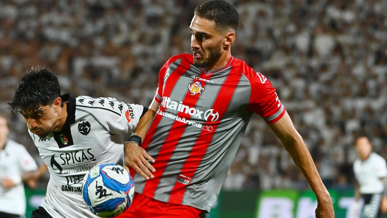 Il 4 giugno scorso, Salvatore Elia affidava a Instagram le sue amare considerazioni sull’esito nefasto dei play-off. Dopo aver parlato... Il 4 giugno scorso, Salvatore Elia affidava a Instagram le sue amare considerazioni sull’esito nefasto dei play-off. Dopo aver parlato...