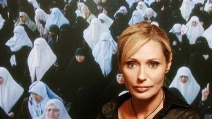L’artista viareggina da anni realizza documentari su storie e vite in contesti di guerra, dalla Bosnia all’Ucraina L’artista viareggina da anni realizza documentari su storie e vite in contesti di guerra, dalla Bosnia all’Ucraina