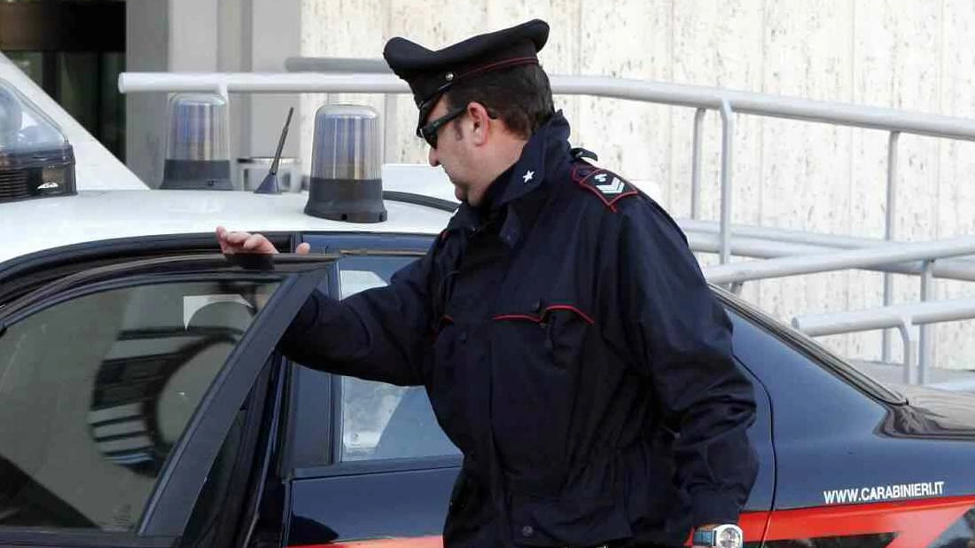 La vittima ha fatto denuncia ai carabinieri descrivendo chi lo aveva derubato La vittima ha fatto denuncia ai carabinieri descrivendo chi lo aveva derubato