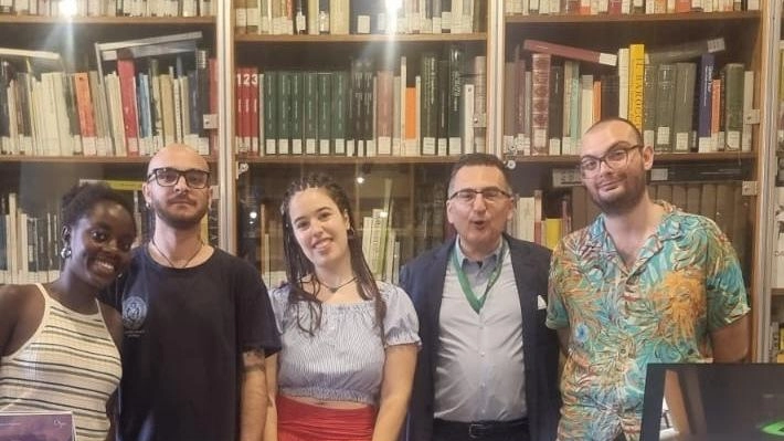 L’obiettivo di fare dell’arte una professione, oltre che una passione, ha richiamato 1.700 studenti all’open day informativo dell’Accademia. Un numero... L’obiettivo di fare dell’arte una professione, oltre che una passione, ha richiamato 1.700 studenti all’open day informativo dell’Accademia. Un numero...