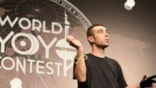 Lorenzo Sabatini di Abbadia San Salvatore ha ormai trasformato la sua grande passione per lo yo-yo in una professione Adesso si è laureato anche campione del mondo over 40 «Una grande soddisfazione», dice Lorenzo Sabatini di Abbadia San Salvatore ha ormai trasformato la sua grande passione per lo yo-yo in una professione Adesso si è laureato anche campione del mondo over 40 «Una grande soddisfazione», dice
