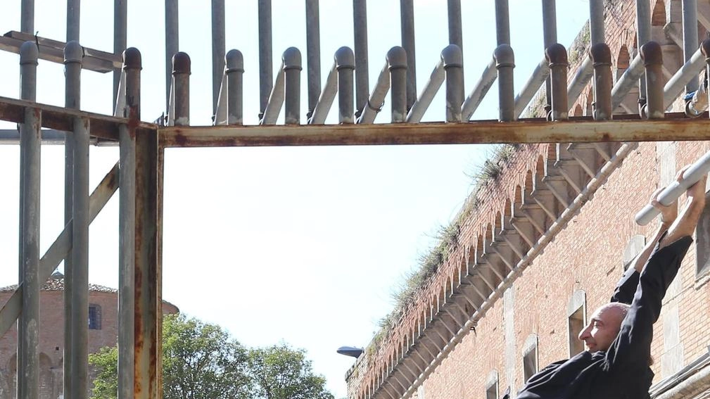 Uno degli spettacoli di Armando Punzo con protagonisti i detenuti di Volterra Uno degli spettacoli di Armando Punzo con protagonisti i detenuti di Volterra