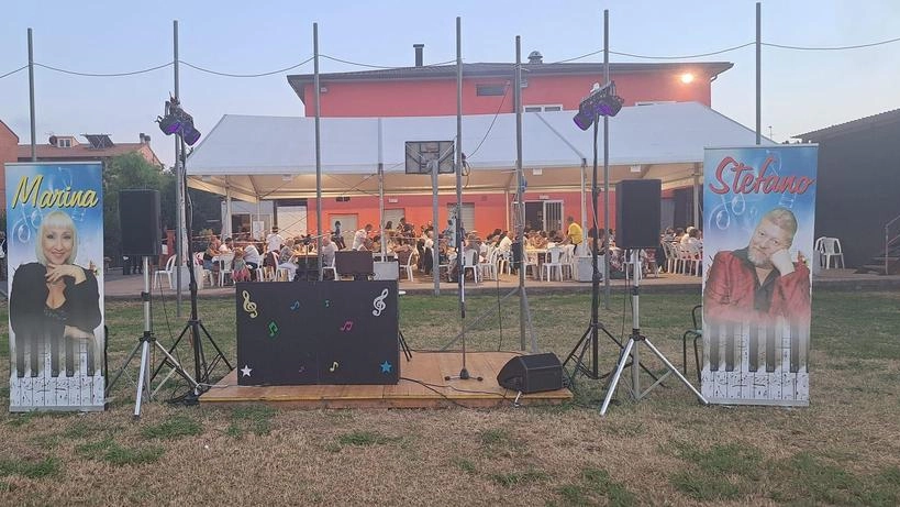 In corso fino a Ferragosto a Campo di San Giuliano Terme la 28esima edizione . In corso fino a Ferragosto a Campo di San Giuliano Terme la 28esima edizione .