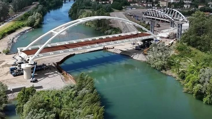 L’investimento per la realizzazione dell’opera è di 27 milioni tra fondi del Ministero Infrastrutture e Regione. Oggi sopralluogo sul cantiere del governatore Giani insieme al presidente della Provincia Pierucci. L’investimento per la realizzazione dell’opera è di 27 milioni tra fondi del Ministero Infrastrutture e Regione. Oggi sopralluogo sul cantiere del governatore Giani insieme al presidente della Provincia Pierucci.