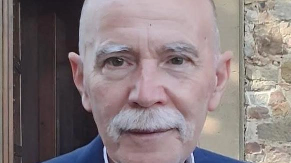 Stefano Arrighini è stato sindaco di Vaiano per due mandati, dal 1995 al 1999 e dal 1999 al 2004 e anche assessore in Provincia