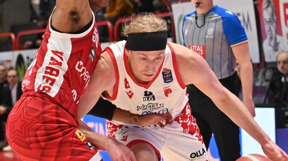 CHRISTON 8,5 Mvp della partita per distacco. Gioca una gara praticamente perfetta sia in regia (6 assist) e sia in... CHRISTON 8,5 Mvp della partita per distacco. Gioca una gara praticamente perfetta sia in regia (6 assist) e sia in...