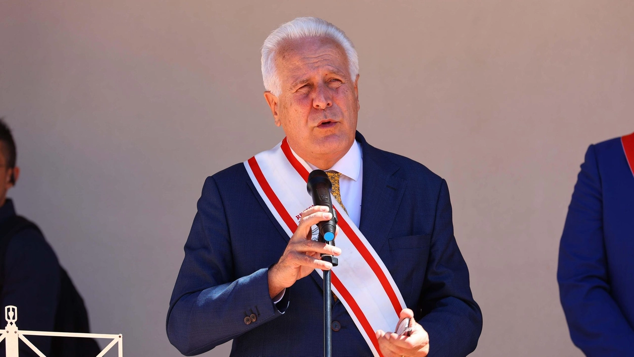 Eugenio Giani, presidente della Regione Toscana, parlerà del primo mandato alle telecamere del programma La Pisaniana Eugenio Giani, presidente della Regione Toscana, parlerà del primo mandato alle telecamere del programma La Pisaniana