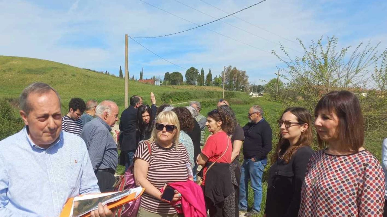 Il sit in indetto dal comitato di protesta quando fu scoperto il progetto del primo impianto di accumulo autorizzato dal Mase: ora i progetti sono tre Il sit in indetto dal comitato di protesta quando fu scoperto il progetto del primo impianto di accumulo autorizzato dal Mase: ora i progetti sono tre