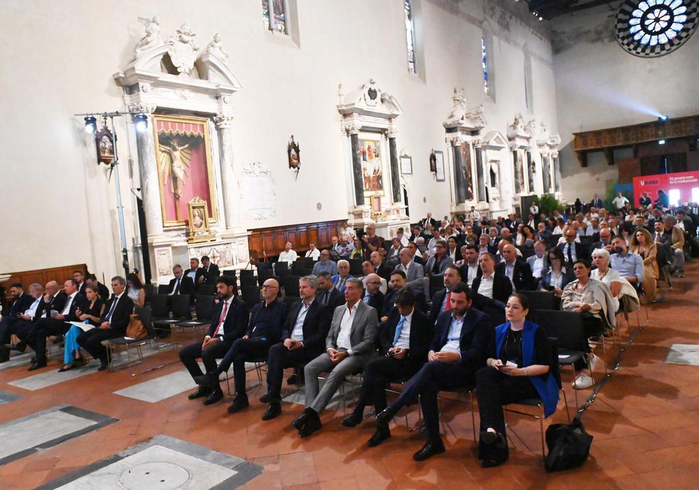 Confindustria Toscana Nord. Al comando arriva una donna. L’assemblea incorona Romagnoli Confindustria Toscana Nord. Al comando arriva una donna. L’assemblea incorona Romagnoli