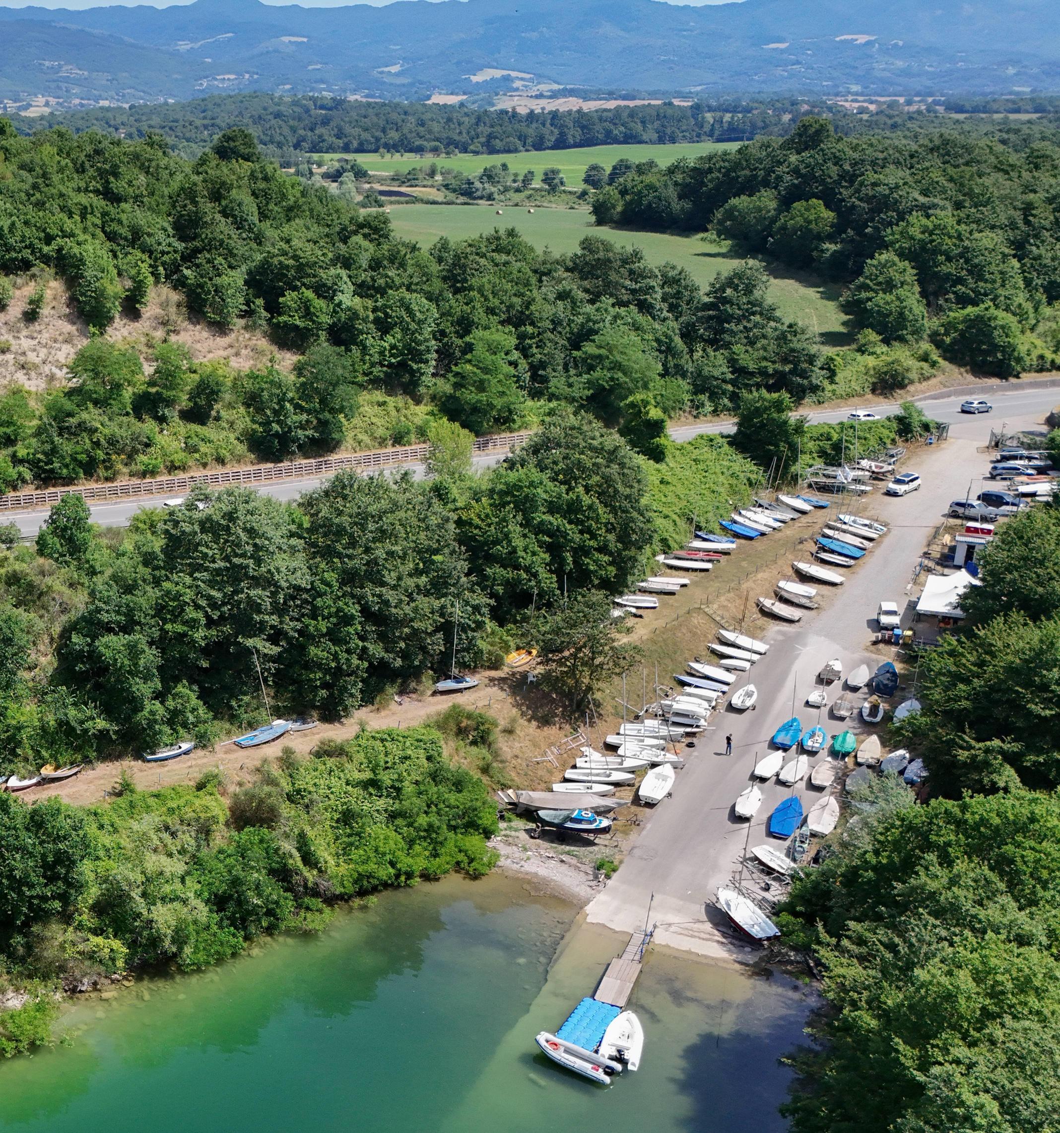 Il lago visto da vicino: "I pericoli sono pochi. Ma servono più servizi" Il lago visto da vicino: "I pericoli sono pochi. Ma servono più servizi"