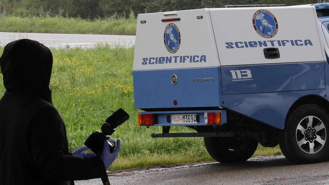 La polizia scientifica nei giorni scorsi è tornato sul luogo i cui è stato rinvenuto il corpo di Perissi La polizia scientifica nei giorni scorsi è tornato sul luogo i cui è stato rinvenuto il corpo di Perissi
