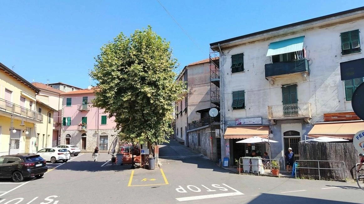 Piazza Turati a Piana Battolla sarà interessata da un piano di riqualificazione che porterà alla pedonalizzazione di parte dell’area. La spesa è di circa 170mila euro Piazza Turati a Piana Battolla sarà interessata da un piano di riqualificazione che porterà alla pedonalizzazione di parte dell’area. La spesa è di circa 170mila euro