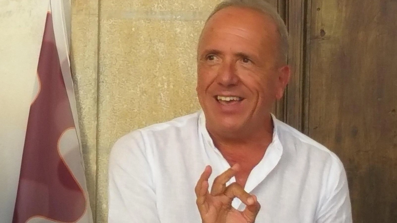 L’assessore all’urbanistica e all’edilizia Adamo Bernardi illustra a grandi linee le principali richieste avanzate dai cittadini L’assessore all’urbanistica e all’edilizia Adamo Bernardi illustra a grandi linee le principali richieste avanzate dai cittadini