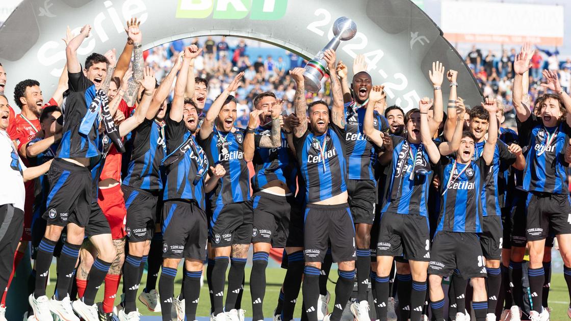 Pisa torna in Serie A: promozione diretta dopo 26 anni Pisa torna in Serie A: promozione diretta dopo 26 anni