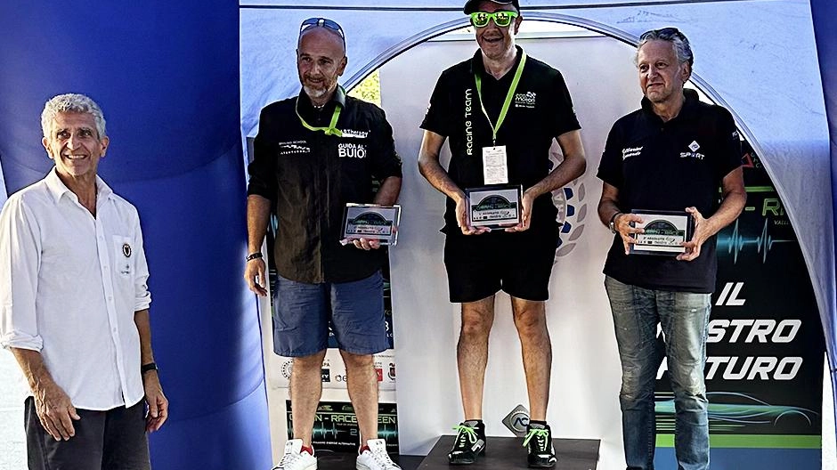 La premiazione della scorsa edizione della Green Race. La manifestazione vedrà al via il prossimo 28 settembre equipaggi provenienti da tutta Italia La premiazione della scorsa edizione della Green Race. La manifestazione vedrà al via il prossimo 28 settembre equipaggi provenienti da tutta Italia