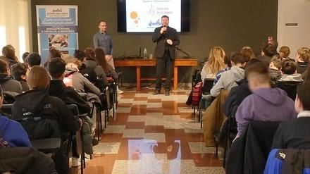 All’iniziativa hanno preso parte le classi terze delle scuole secondarie di primo livello non solo del territorio eugubino All’iniziativa hanno preso parte le classi terze delle scuole secondarie di primo livello non solo del territorio eugubino