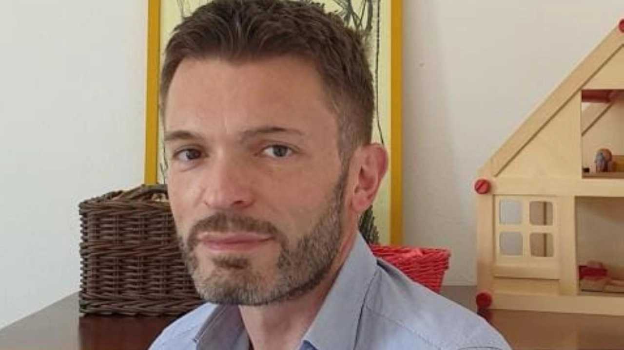 Michele Cocchi, psicoterapeuta e scrittore pistoiese morto. a 43 anni Michele Cocchi, psicoterapeuta e scrittore pistoiese morto. a 43 anni