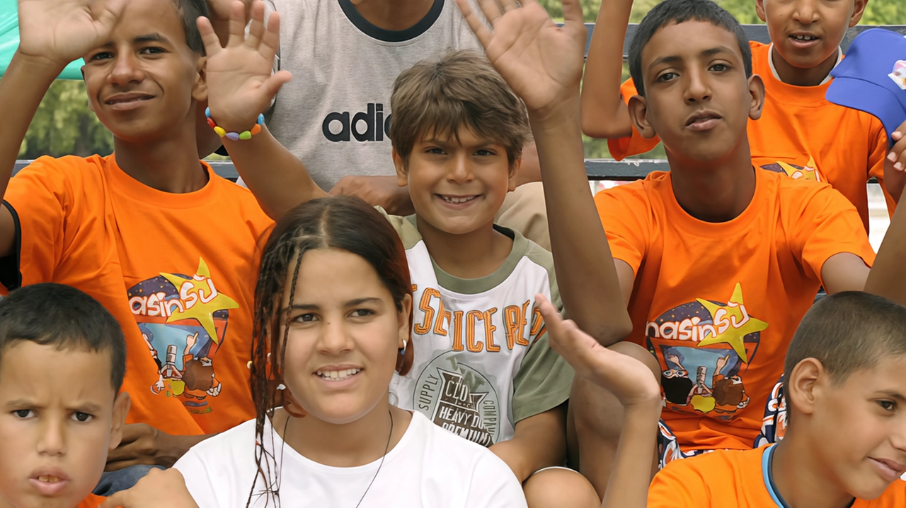 Bambini saharawi ospiti a Impruneta per vacanze mediche, accolti con zainetti. Impegno della Toscana per la causa dell'autodeterminazione non risolve la situazione. Bambini saharawi ospiti a Impruneta per vacanze mediche, accolti con zainetti. Impegno della Toscana per la causa dell'autodeterminazione non risolve la situazione.