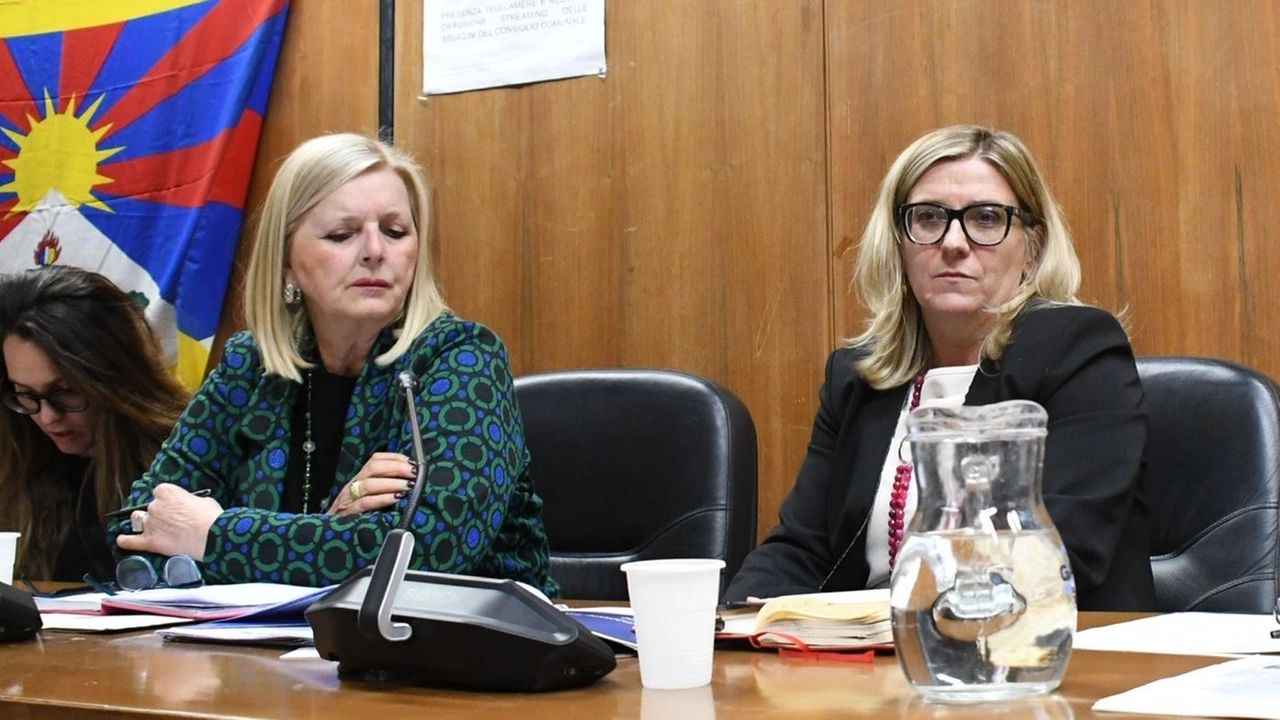Martinelli: "Invece che insultarci sui social la segreteria avrebbe fatto bene a mettere la testa sull’ex colonia Vercelli" Martinelli: "Invece che insultarci sui social la segreteria avrebbe fatto bene a mettere la testa sull’ex colonia Vercelli"
