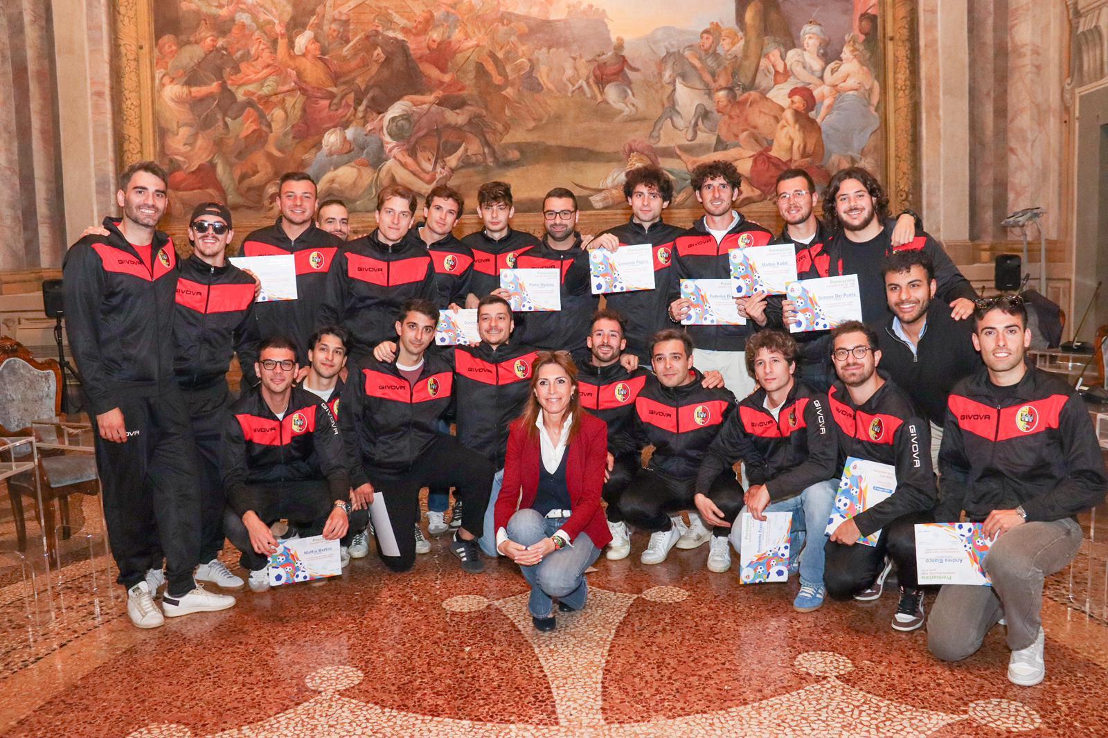 calcio il porta a lucca premiato dal comune per la vittoria della terza categoria