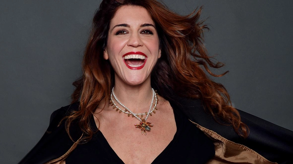 Andrà in scena lunedì al Festival La Versiliana lo spettacolo che vede protagonista l’attrice figlia d’arte Andrà in scena lunedì al Festival La Versiliana lo spettacolo che vede protagonista l’attrice figlia d’arte