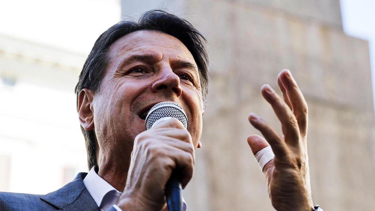 "Il piano di riarmo distruggerà la coesione interna dell'Europa. Ora ci dicono 'dobbiamo armarci e chi non può permetterselo può...