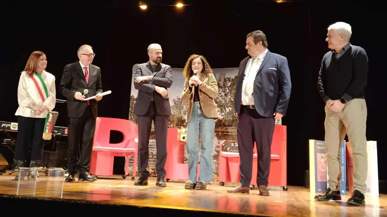 La serata finale del Premio Letterario Massarosa si svolge in autunno al teatro Manzoni nel capoluogo La serata finale del Premio Letterario Massarosa si svolge in autunno al teatro Manzoni nel capoluogo