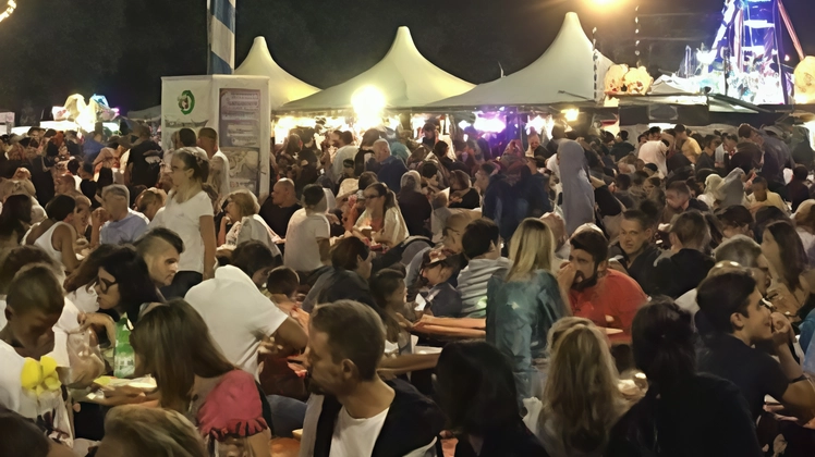 Attesa per. la Festa della birra Attesa per. la Festa della birra