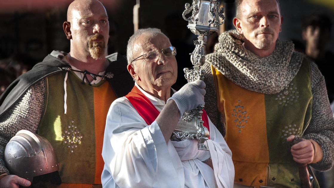 donazione della santa spina si rinnova l ostensione tra fede storia e tradizione