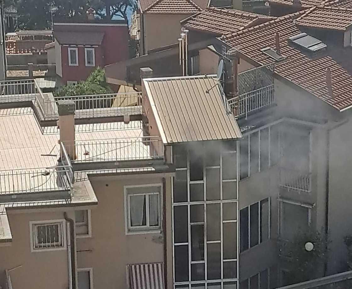 incendio nell8217appartamento anziano muore avvolto da fumo e fiamme